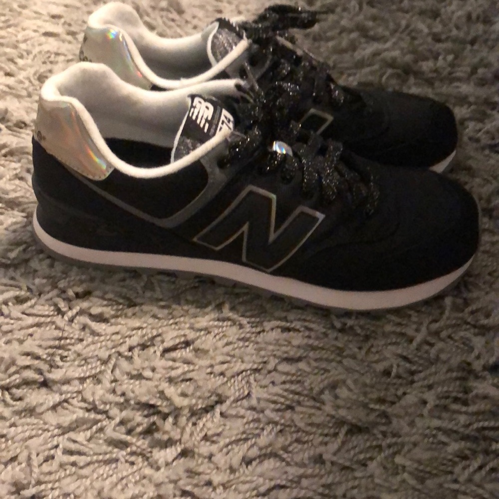 Shoes - Picture 3 of 4